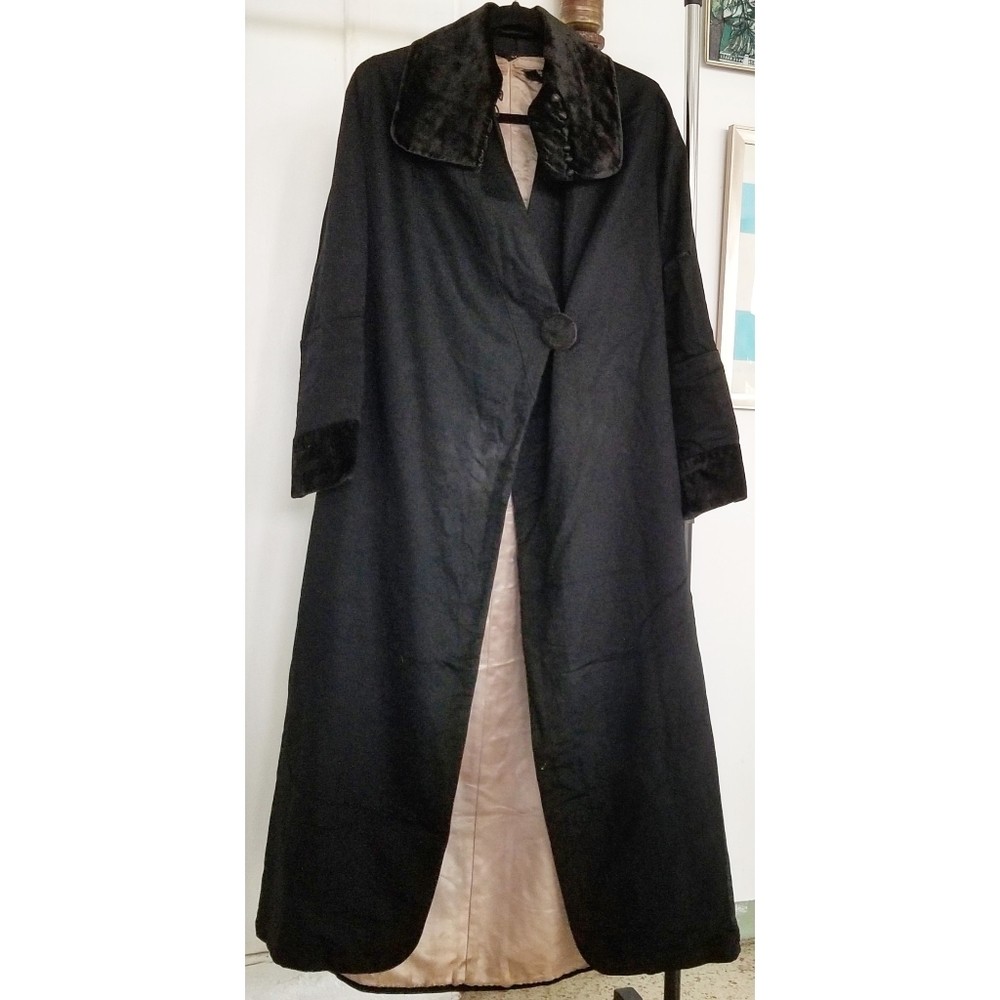 1920s Wool Velvet Coat
